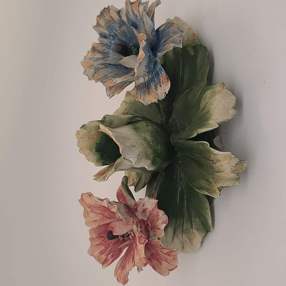 Vintage Capodimonte flower candle holder. Pre-owned.